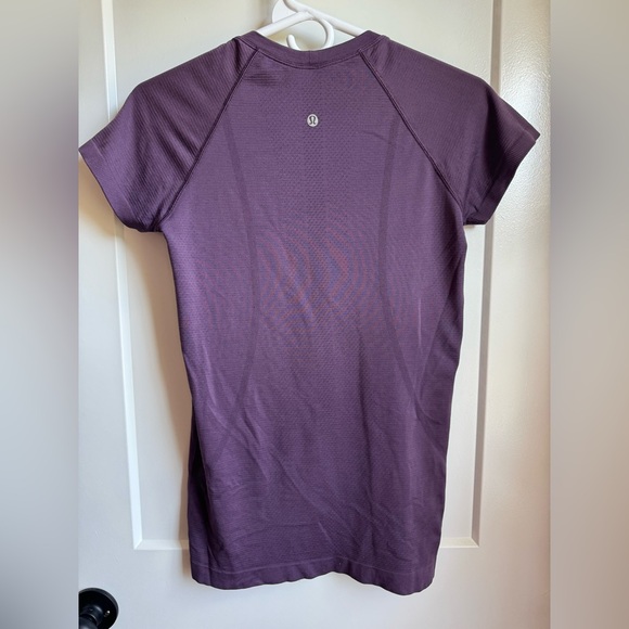 Lululemon swiftly tech 2.0 short sleeve size 6 purple - Picture 2 of 5